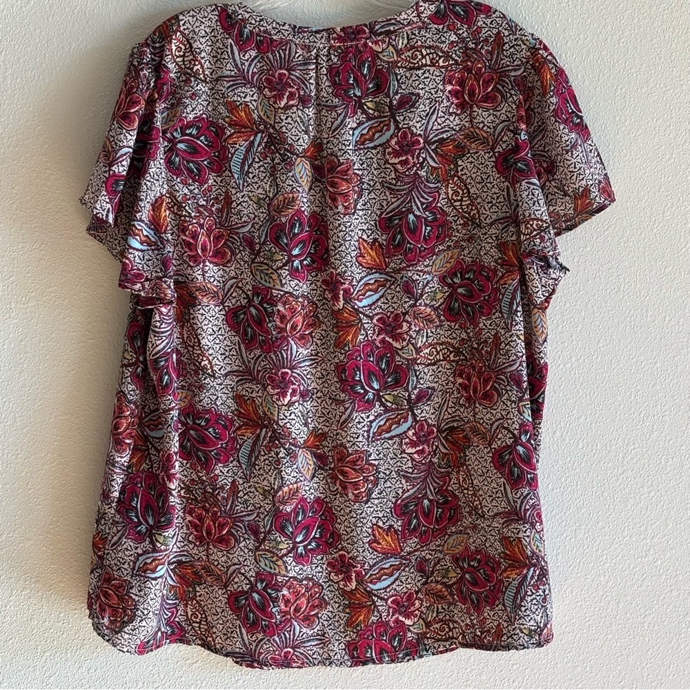 NWT Maurices Women's Multicolor Floral Blouse V-neck SZ 0X - Picture 5 of 8